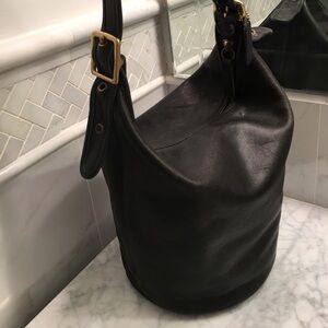 AUTHENTIC VINTAGE COACH LEATHER BUCKET BAG-LARGE- EEUC